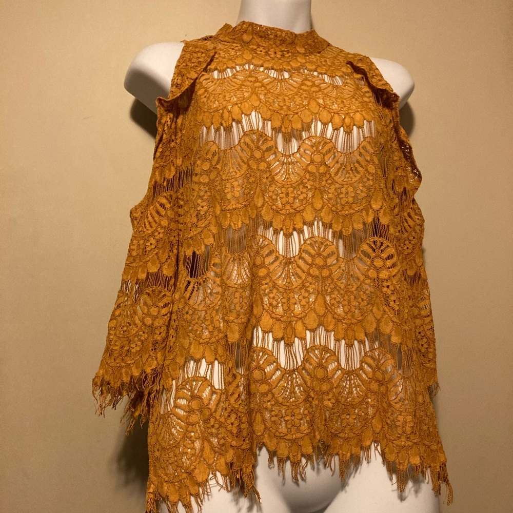 🏆 iNNY Lace 🏆 Cold Shoulder Top